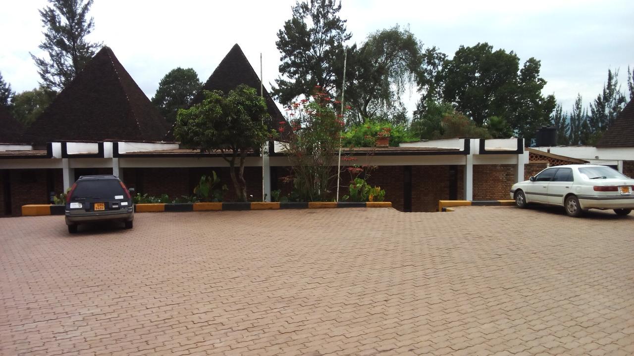 White Horse Inn Kabale Exterior foto