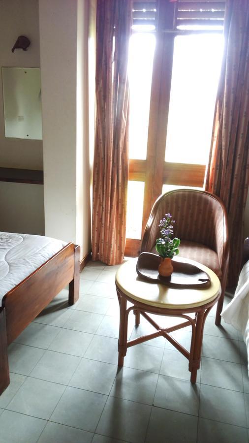 White Horse Inn Kabale Exterior foto