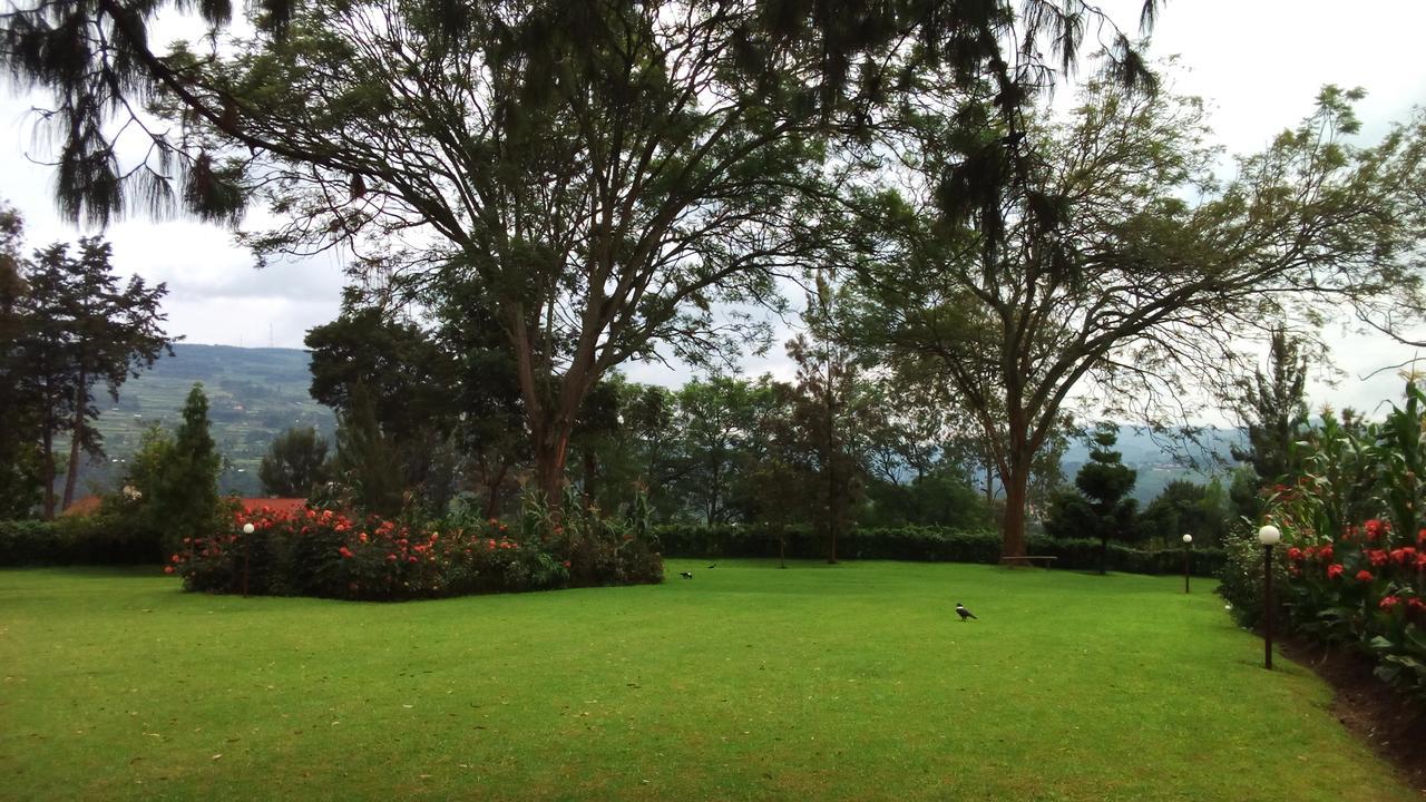 White Horse Inn Kabale Exterior foto